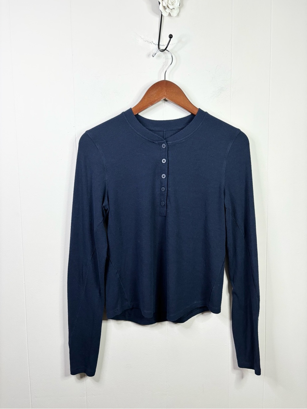 Lululemon Hold Tight Long-Sleeve Henley True Navy size M ribbed long sleeve - Picture 4 of 5
